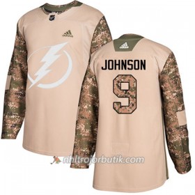 Män Ishockey Tampa Bay Lightning Tröja Tyler Johnson 9 Adidas 2017-2018 Camo Veterans Day Practice Authentic